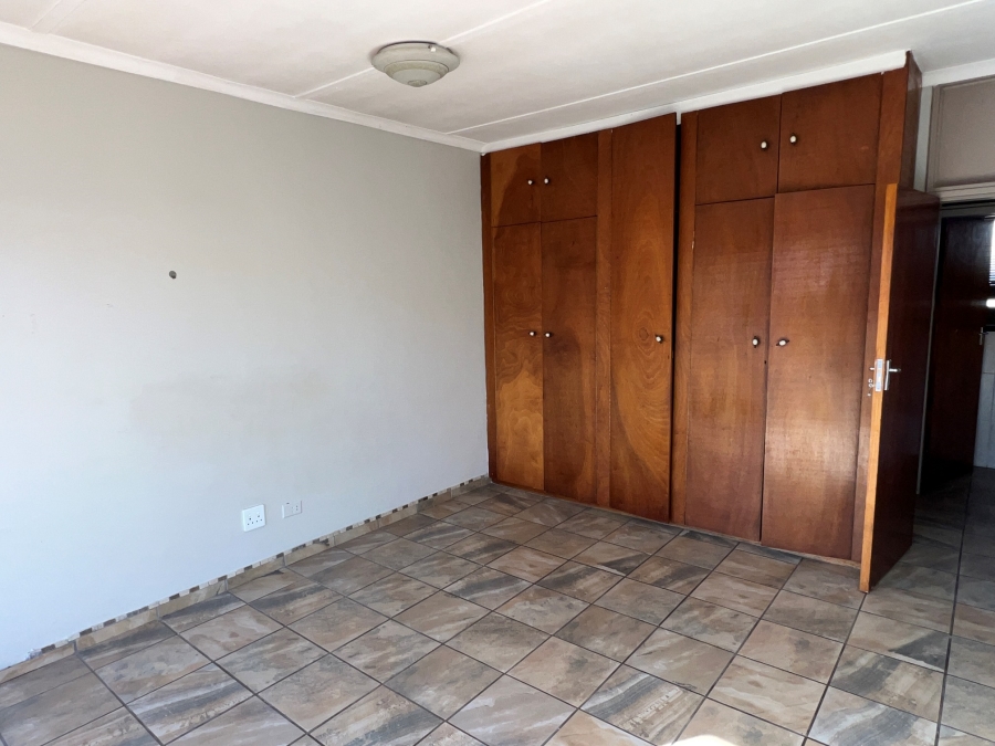 2 Bedroom Property for Sale in Potchefstroom North West